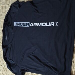 Under Armour Women's 2XL Short Sleeve T-Shirt Loose Fit Black Athletic